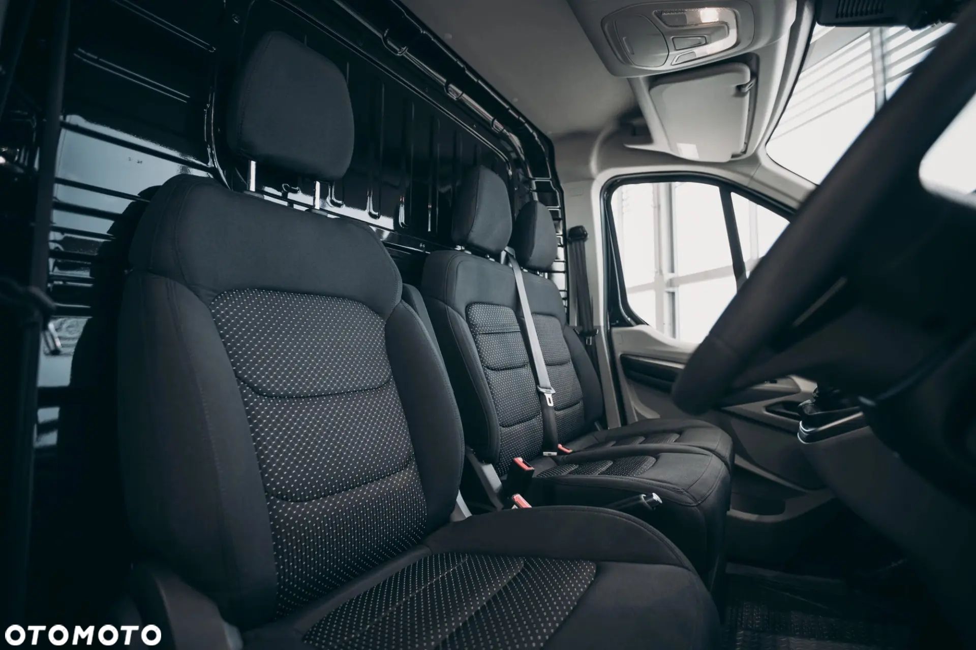 Maxus deliver-9 – samochód w salonie DealerAuto Wrocław, zdjęcie 13