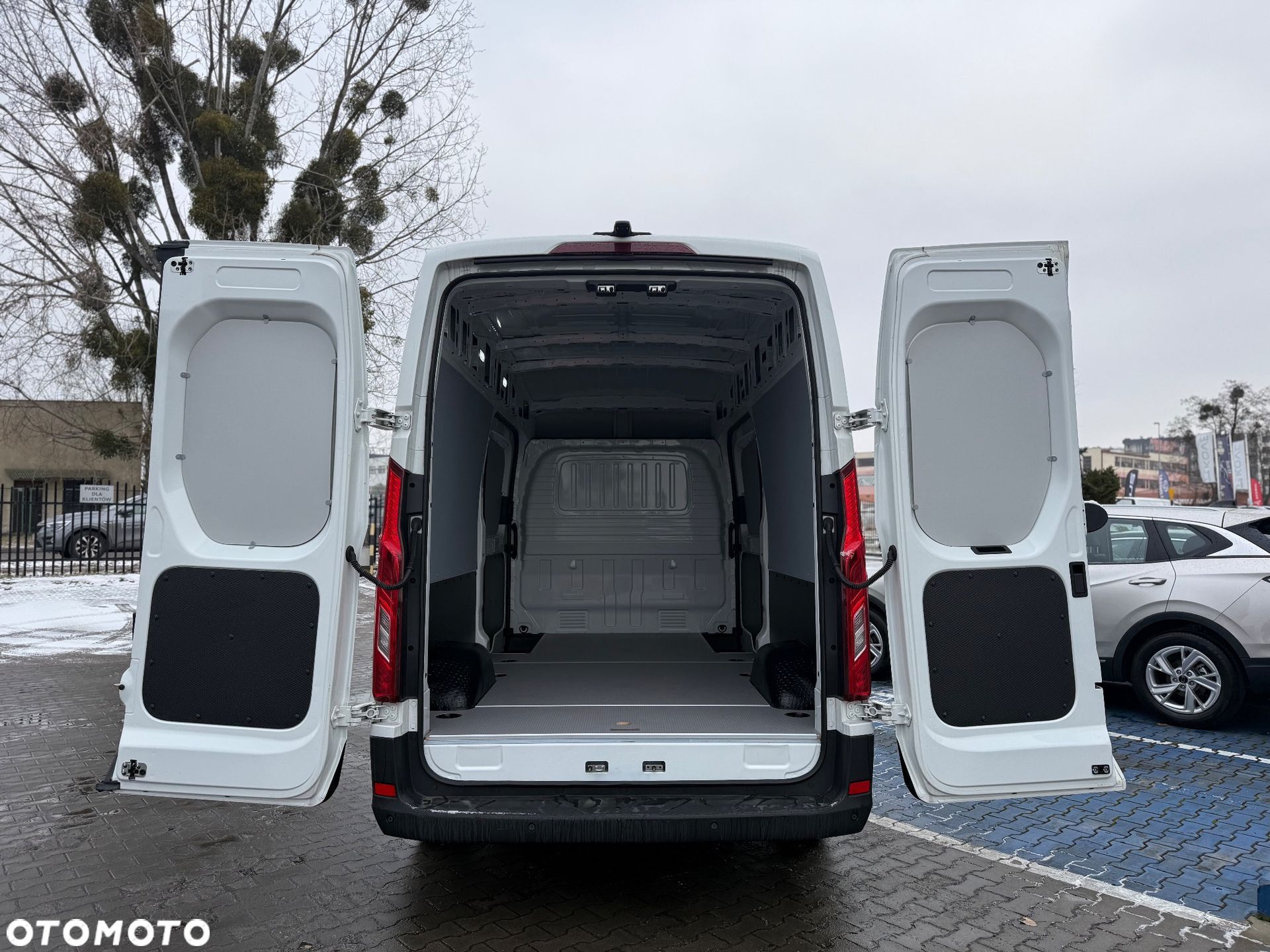 Maxus e-deliver-9 – samochód w salonie DealerAuto Wrocław, zdjęcie 2