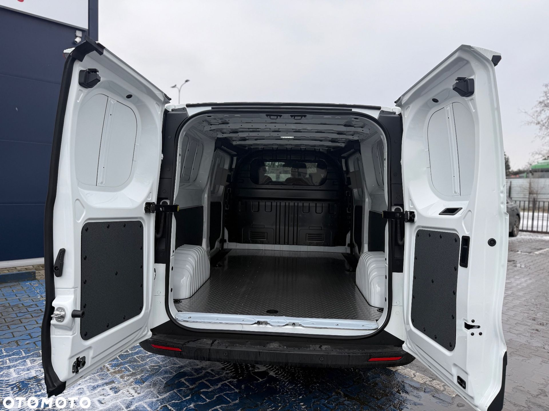 Maxus Deliver 7 – samochód w salonie DealerAuto Wrocław, zdjęcie 3