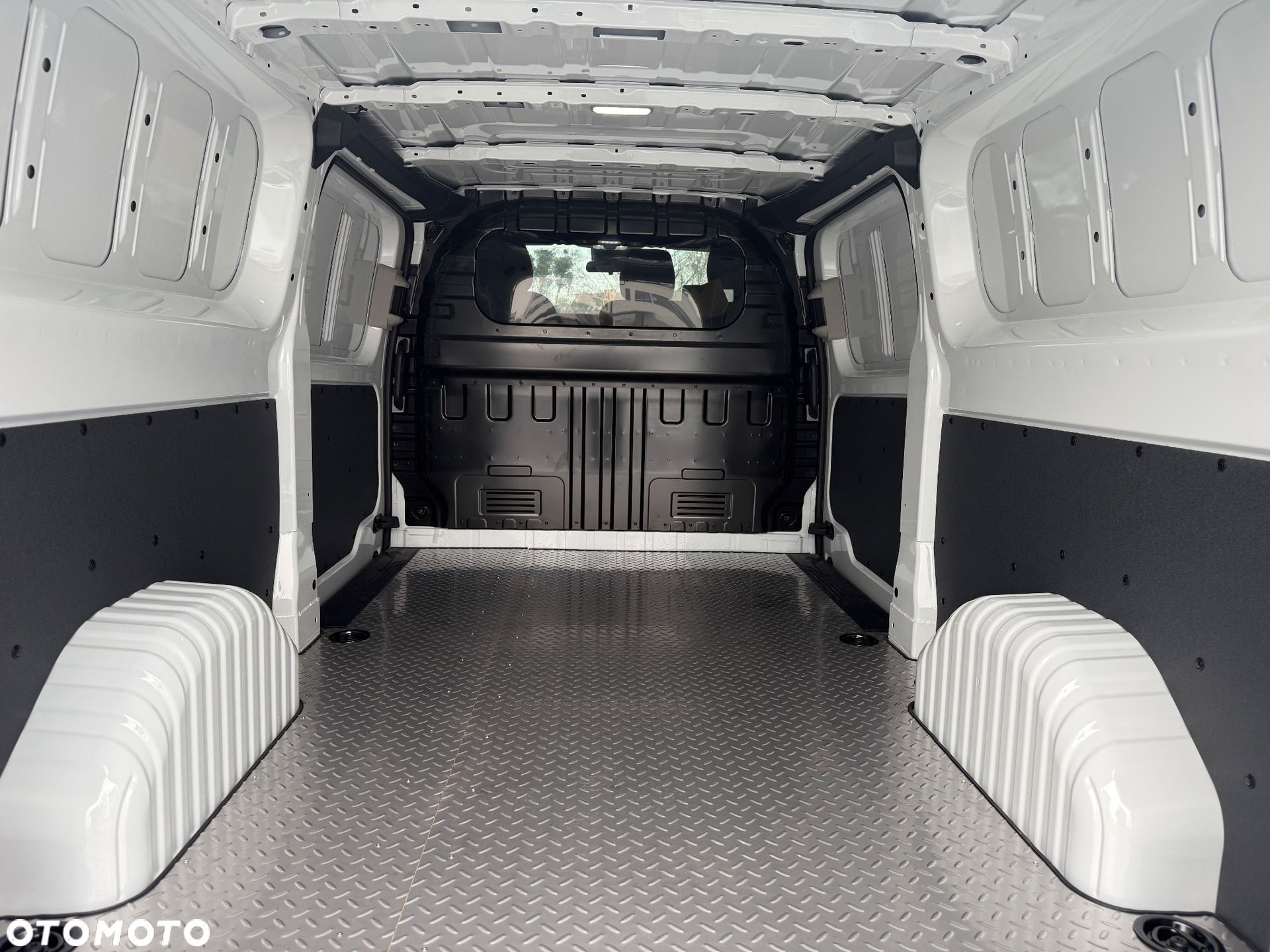 Maxus Deliver 7 – samochód w salonie DealerAuto Wrocław, zdjęcie 2