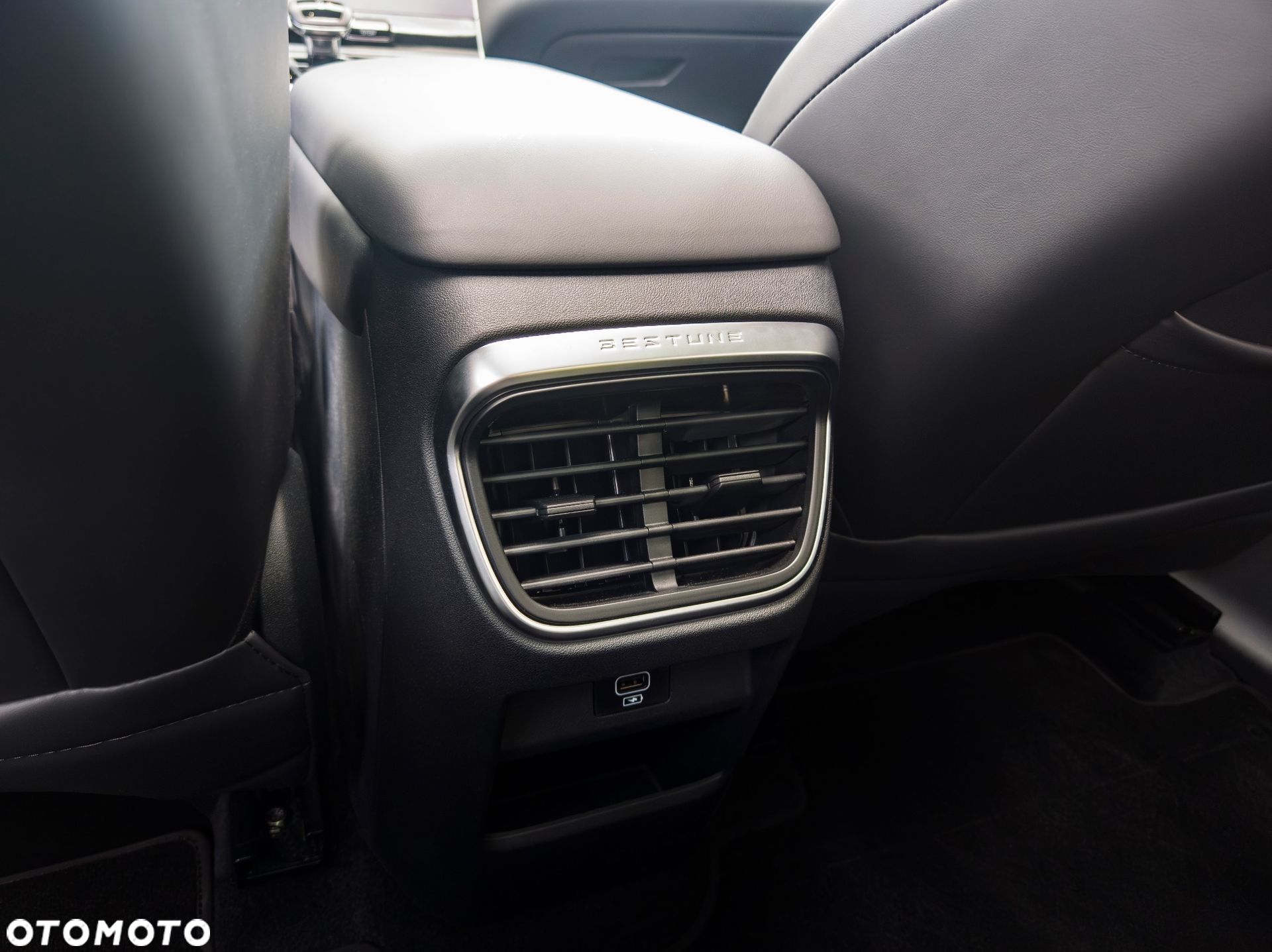 Bestune T90 – samochód w salonie DealerAuto Wrocław, zdjęcie 15